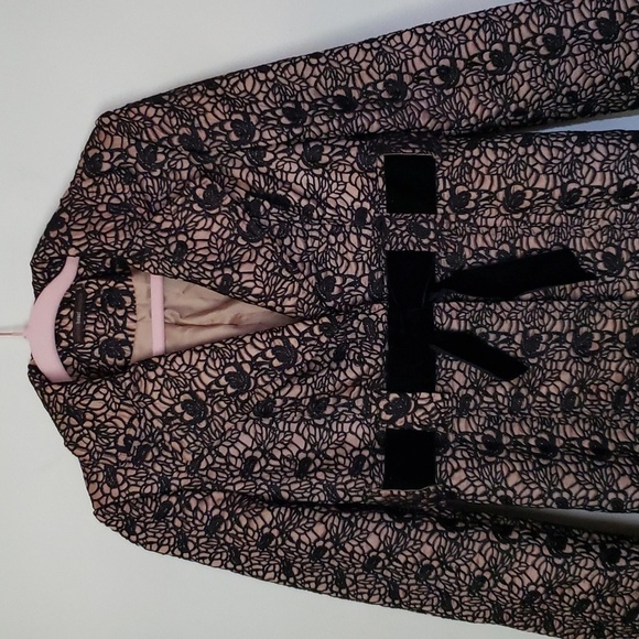 Hazel all over embroidered floral snap front coat, bow waist, women's size small - Picture 2 of 11